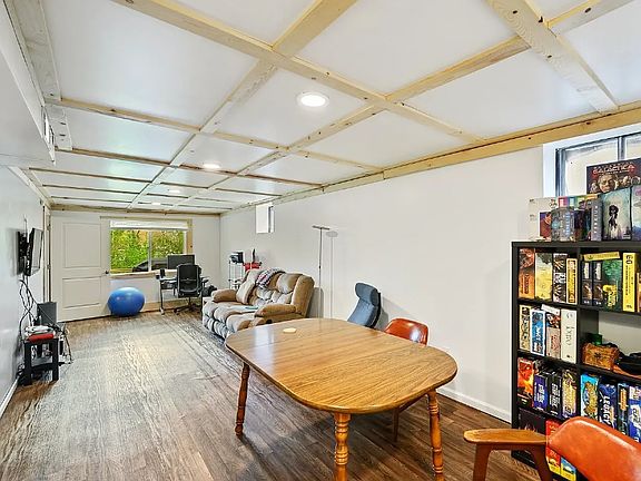 5th image of 3401 Garfield St NE #1