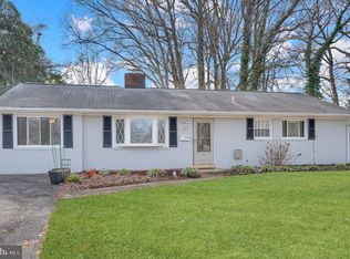 7539 Axton St, Springfield, VA 22151