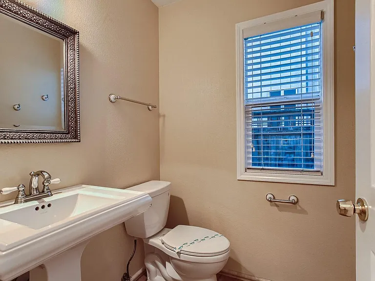 8363 SW Bonaventure Ln — Photo 7
