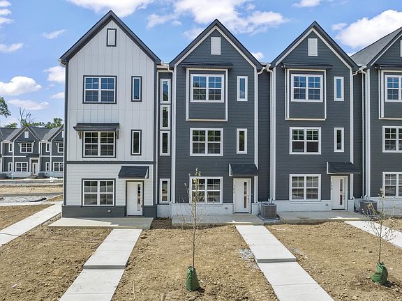2nd image of 742 N Dupont Ave Lot 7