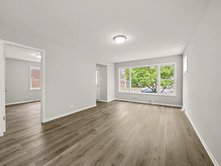 15520 Ellis Ave — Photo 6