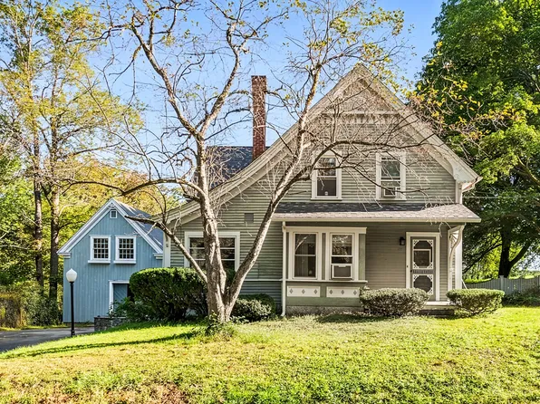 161 Pleasant St, Lunenburg, MA 01462