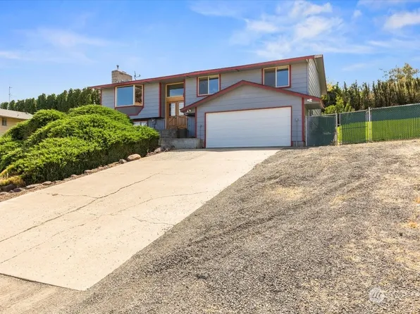 120 Echo Glen Place, Yakima, WA 98908