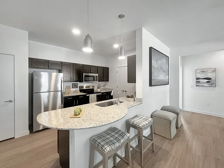 The Lantana Apartments — Photo 7