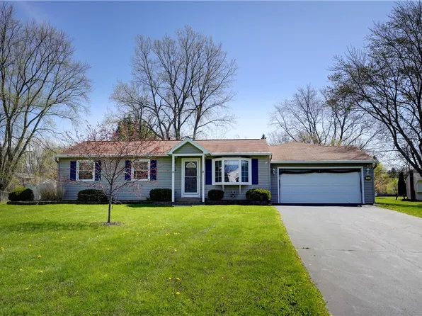 12 Bucky Dr, Rochester, NY 14624