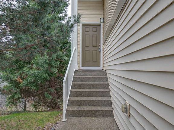 4th image of 15270 SW Mallard Dr Suite 101