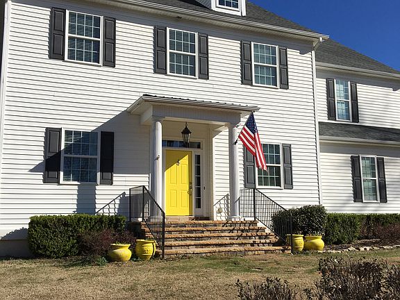 Corner Daves Creek Rd & Jet 