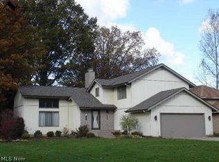 6066 Timber Trail Dr, North Olmsted, OH
