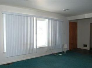 1237 Maple Ln, Elk Grove Village, IL 60007