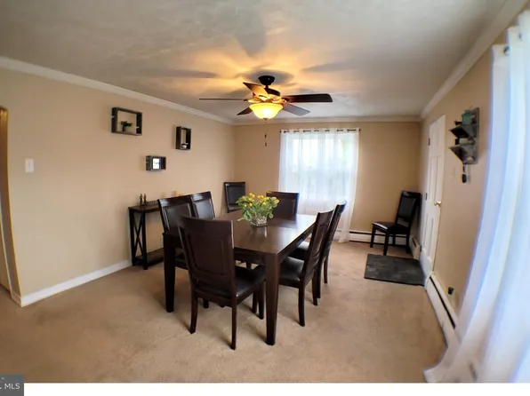 77 Florence Ave, Aston, PA 19014