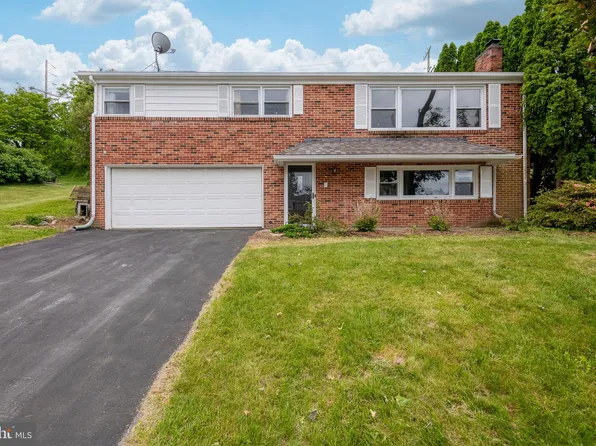 2548 Eastwood Dr, York, PA 17402