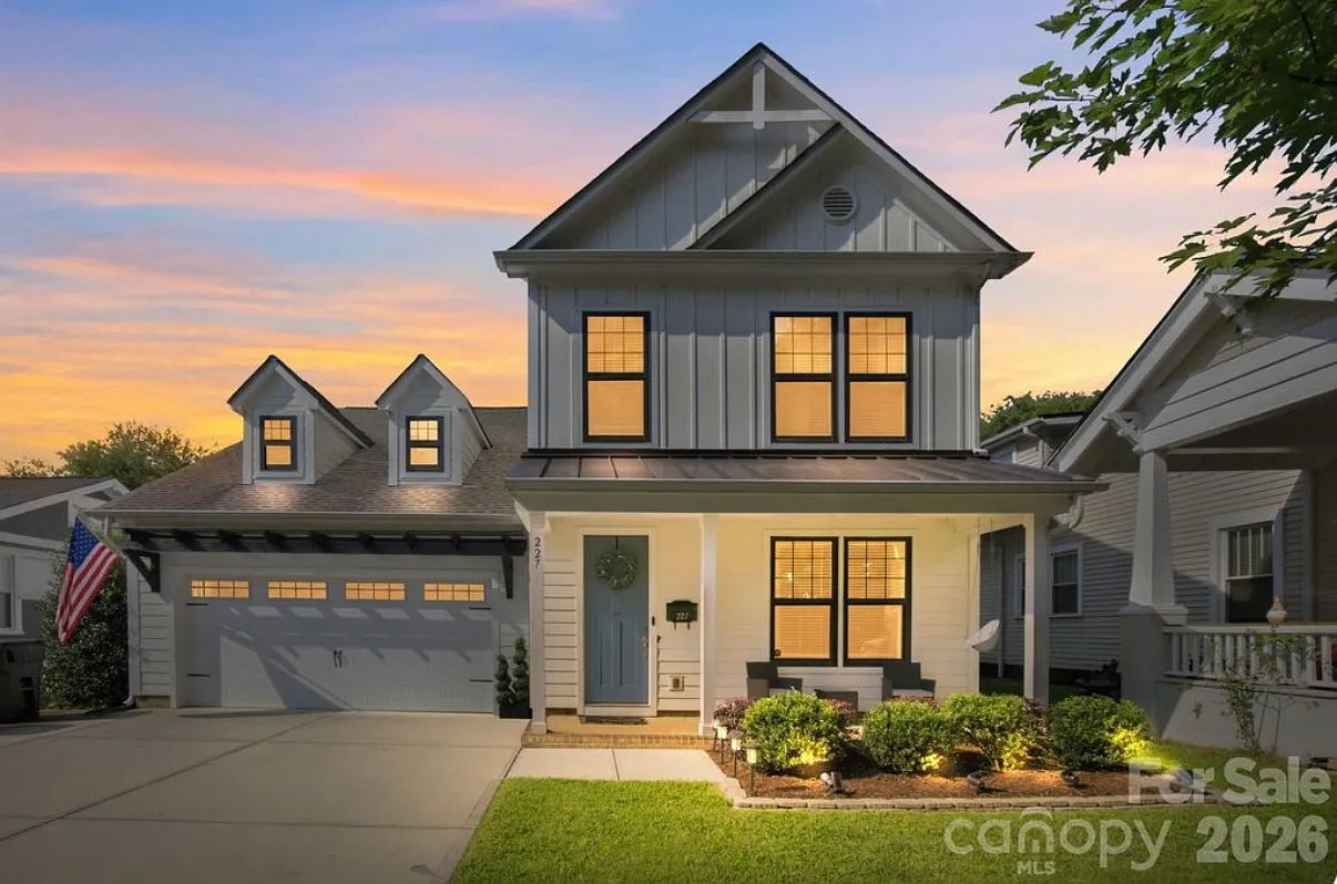 3 bed, 2495 sqft, $3,800 — Photo 1