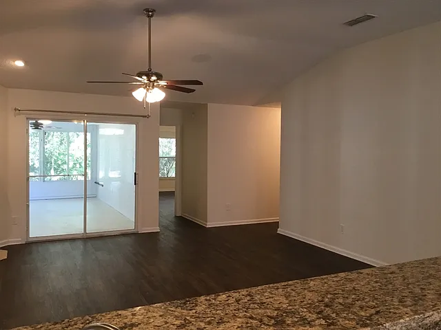 158 Sweetbrier Branch Ln — Photo 3
