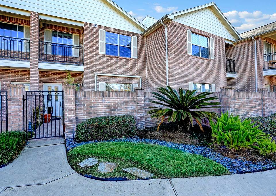1st image of 2865 Westhollow Dr Unit 5