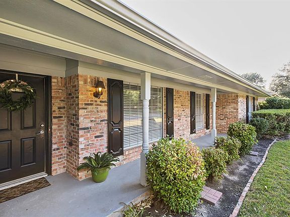 2nd image of 2616 Eucalyptus Dr