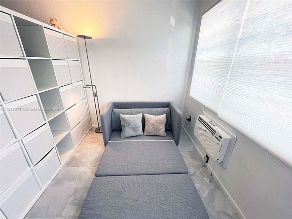 2nd image of 901 10th St APT 12