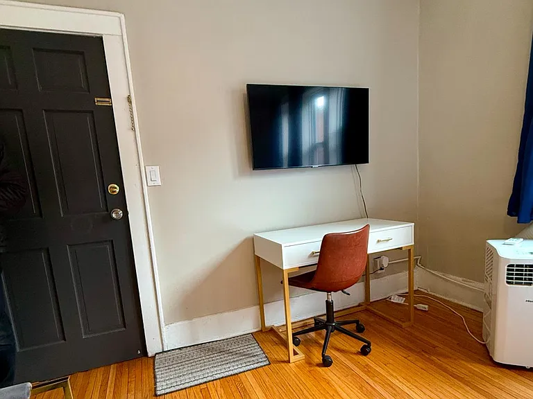145 S Fitzhugh St — Photo 3