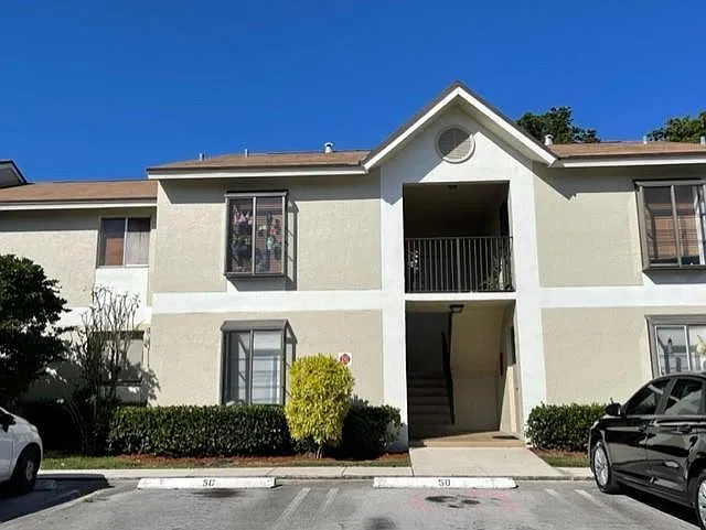 2 bed, 2.0 bath, 930 sqft, $2,100 — Photo 1