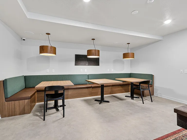 Riverwalk Apartments — Photo 15