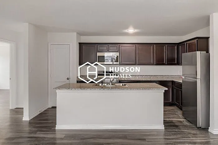 6937 Phoenix Dr — Photo 5