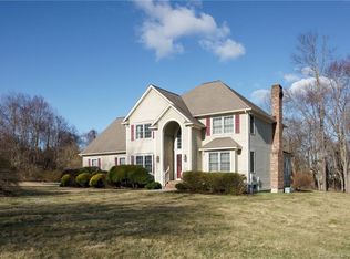 15 Meadow Woods Rd, Seymour, CT 06483