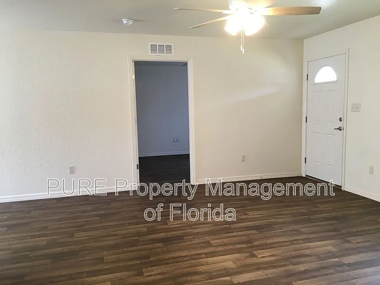 4700 NE 22nd Ave — Photo 4