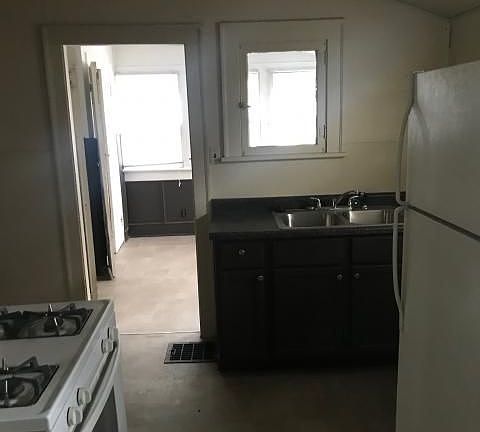 5th image of 62 Schiller St