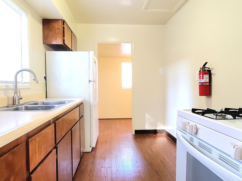 1st image of 960 Durfee Ave