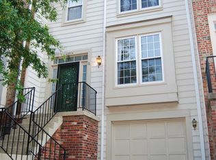 46914 Trumpet Cir, Sterling, VA 20164