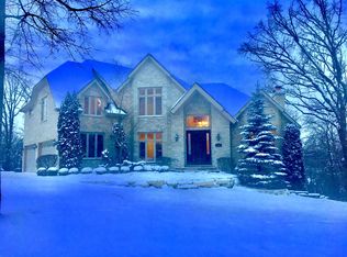 302 Old Oak Ct, Burr Ridge, IL 60527