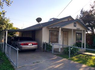 14047 Walnut St, Armona, CA 93202
