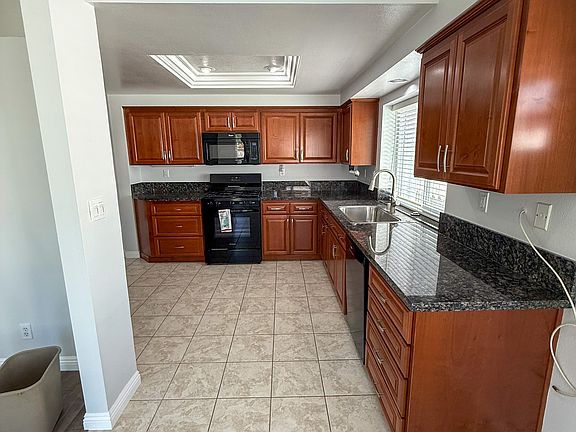 4th image of 1988 Spanish Oak Way