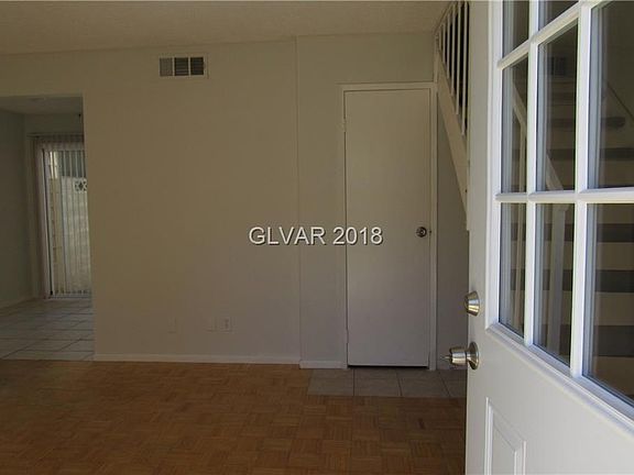 3rd image of 4930 Larkspur St
