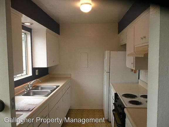 4th image of 6521 Del Playa Dr APT 1