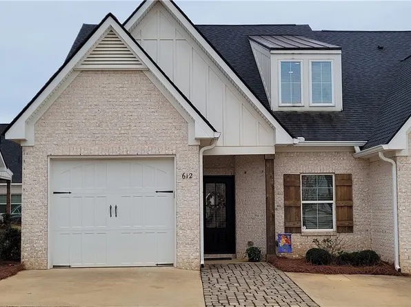 612 Thornberry Dr, Auburn, AL 36830