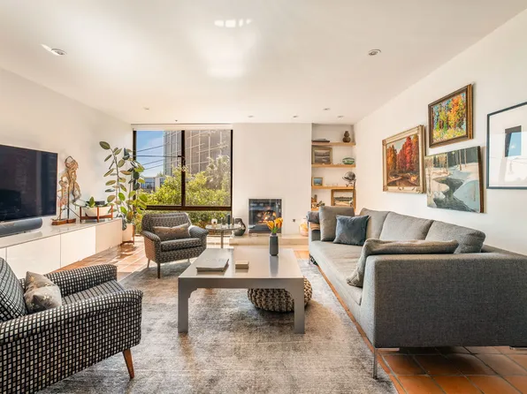 1033 Carol Dr APT 302, West Hollywood, CA 90069