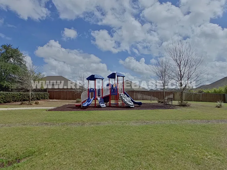 808 Moorhen Way — Photo 3