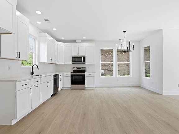 5th image of 433 Ambiance Ct