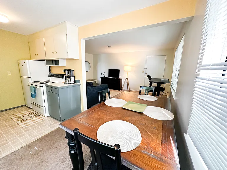 308 NE 45th St #1 — Photo 2