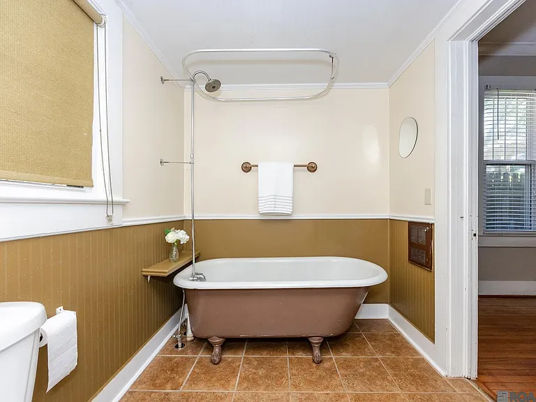 24030 Eden St — Photo 27
