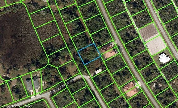 2nd image of 6877 Dickinson Dr