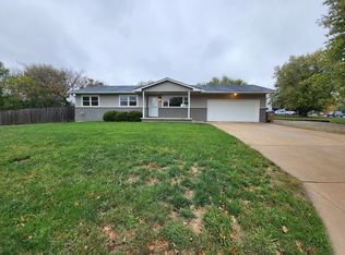 112 E North Point Dr, Derby, KS 67037