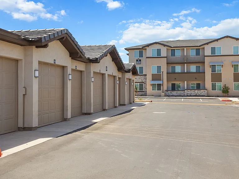 Broadstone Ascend — Photo 43