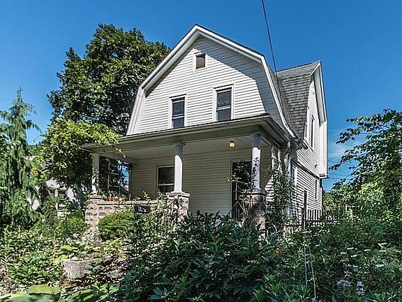 2nd image of 215 E Henry St