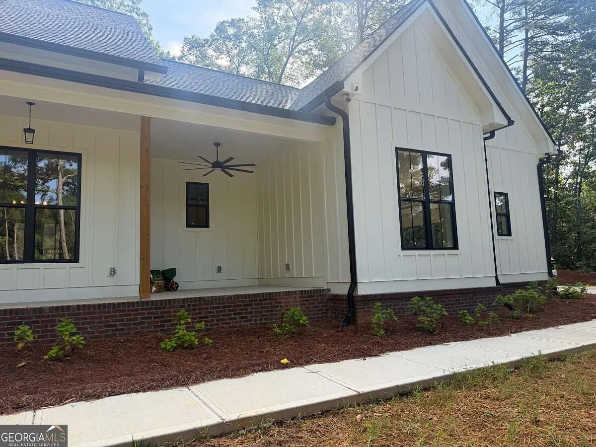 4 bed, 3.5 bath, $3,495 — Photo 2