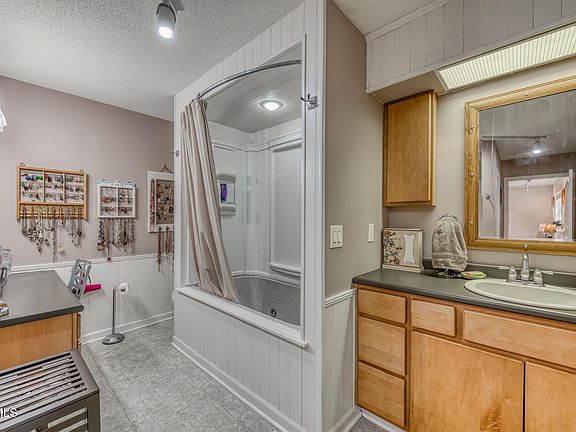 29th image of this home