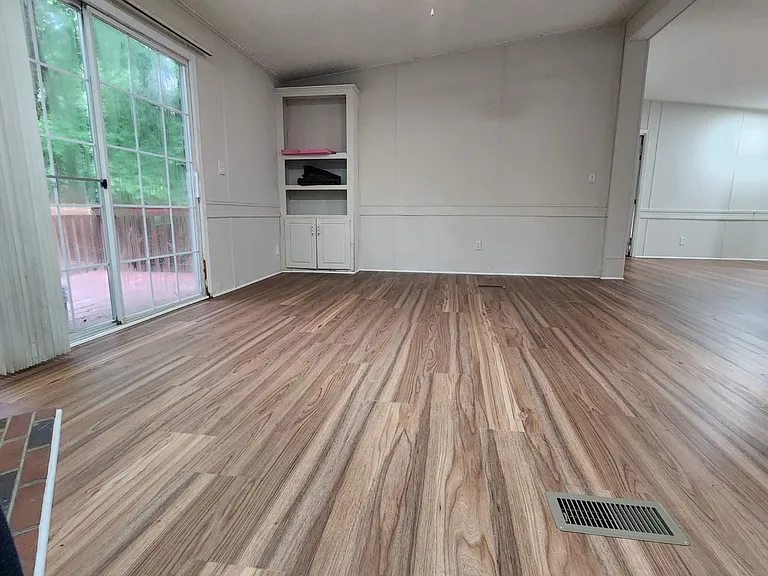 1241 Shannonbrook Ln — Photo 15