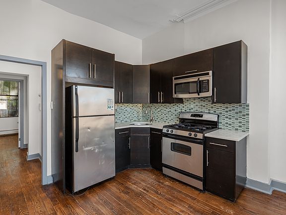 5th image of 616 Lafayette Ave #1