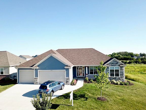 3rd image of 1321 Bluestem Trl
