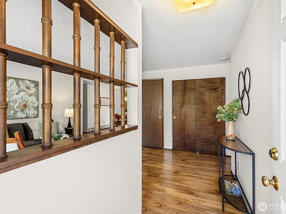 3rd image of 6764 Helena Drive NE